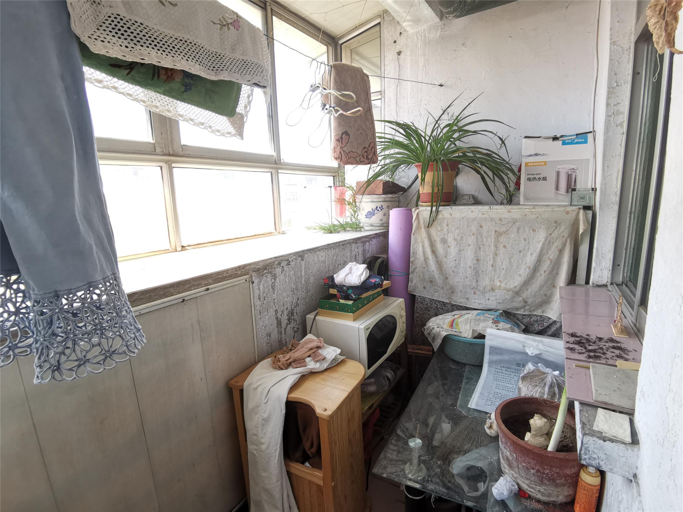 经八路单位宿舍