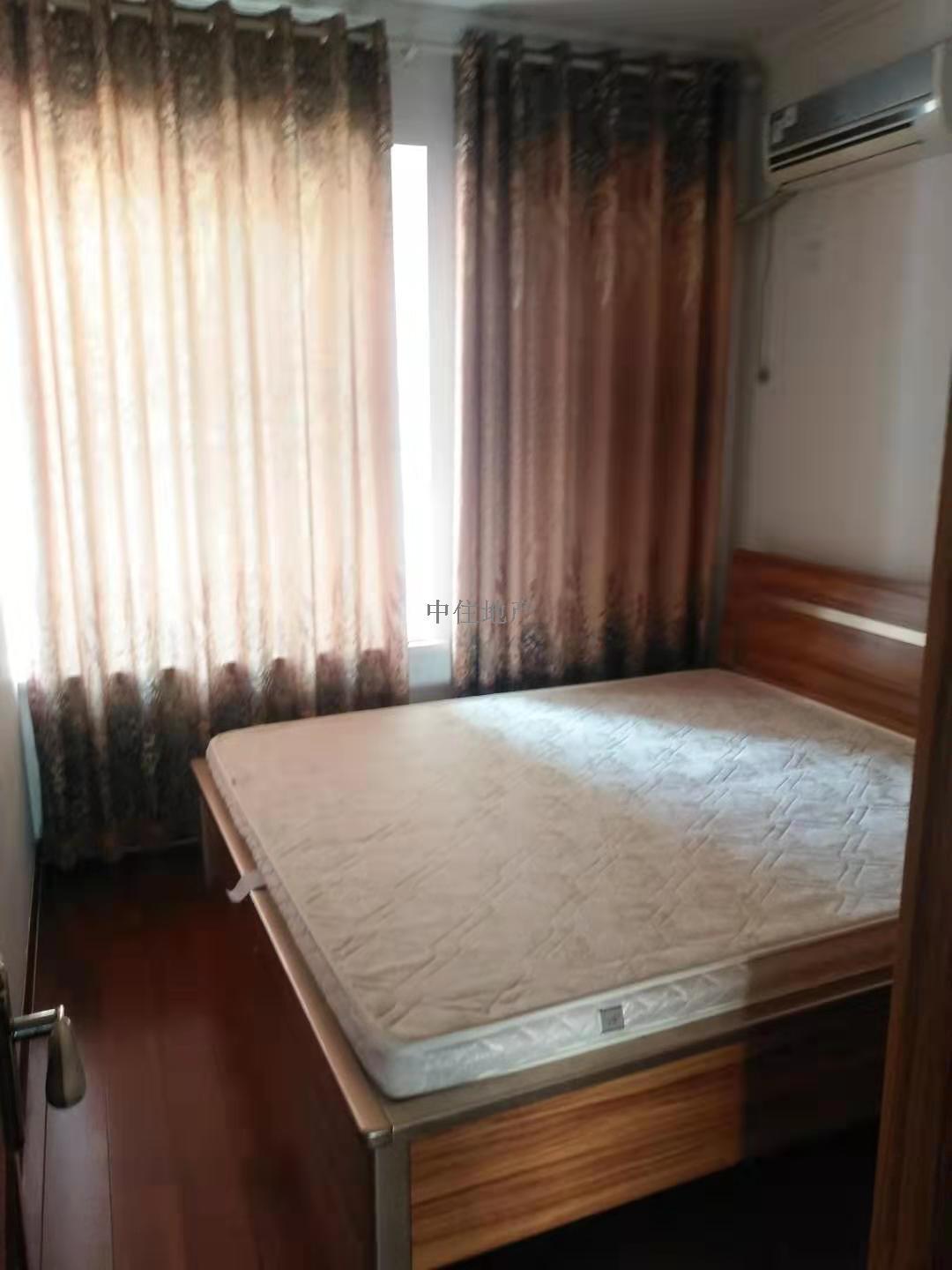 绿地新里卢浮公馆