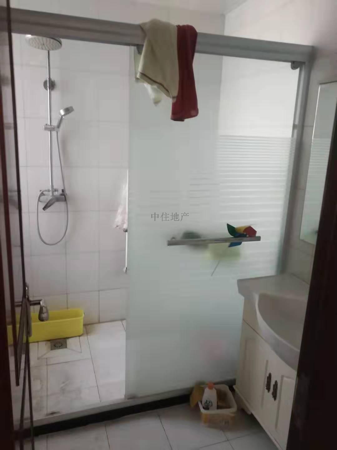 绿地新里卢浮公馆