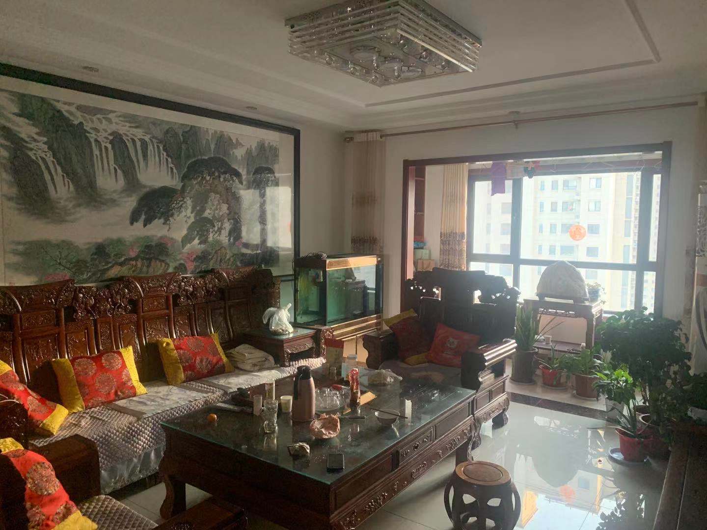  银丰唐郡荷花园 南北