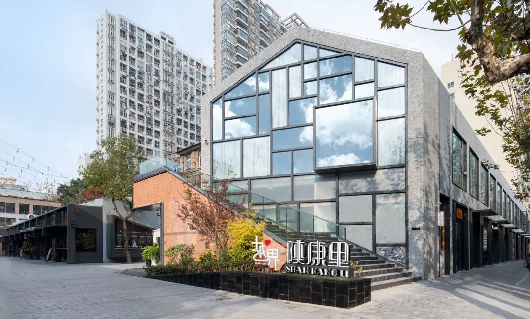 锦和越界陕康里