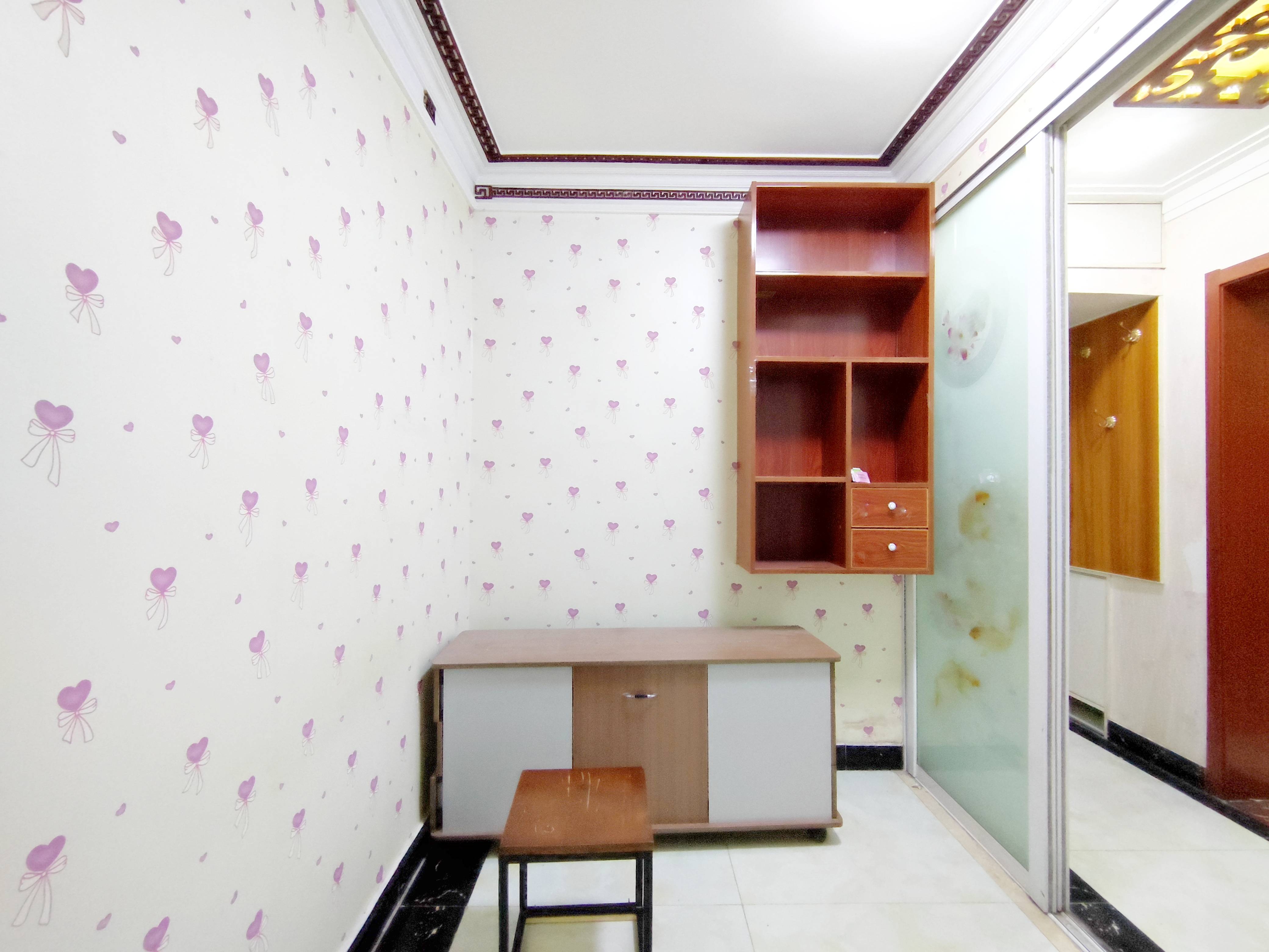   王官庄小区九区 ，一室小温馨，好楼层，育贤一小