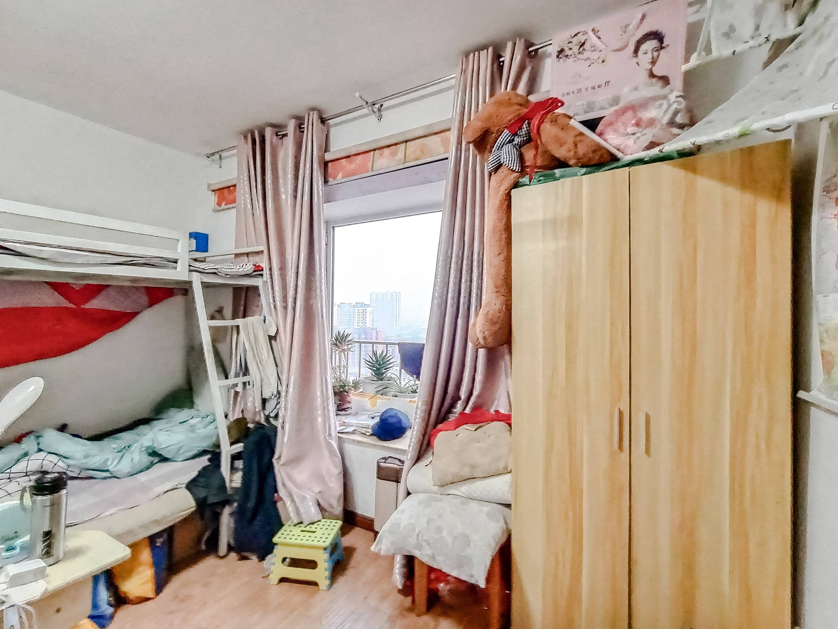 天鸿万象新天四区