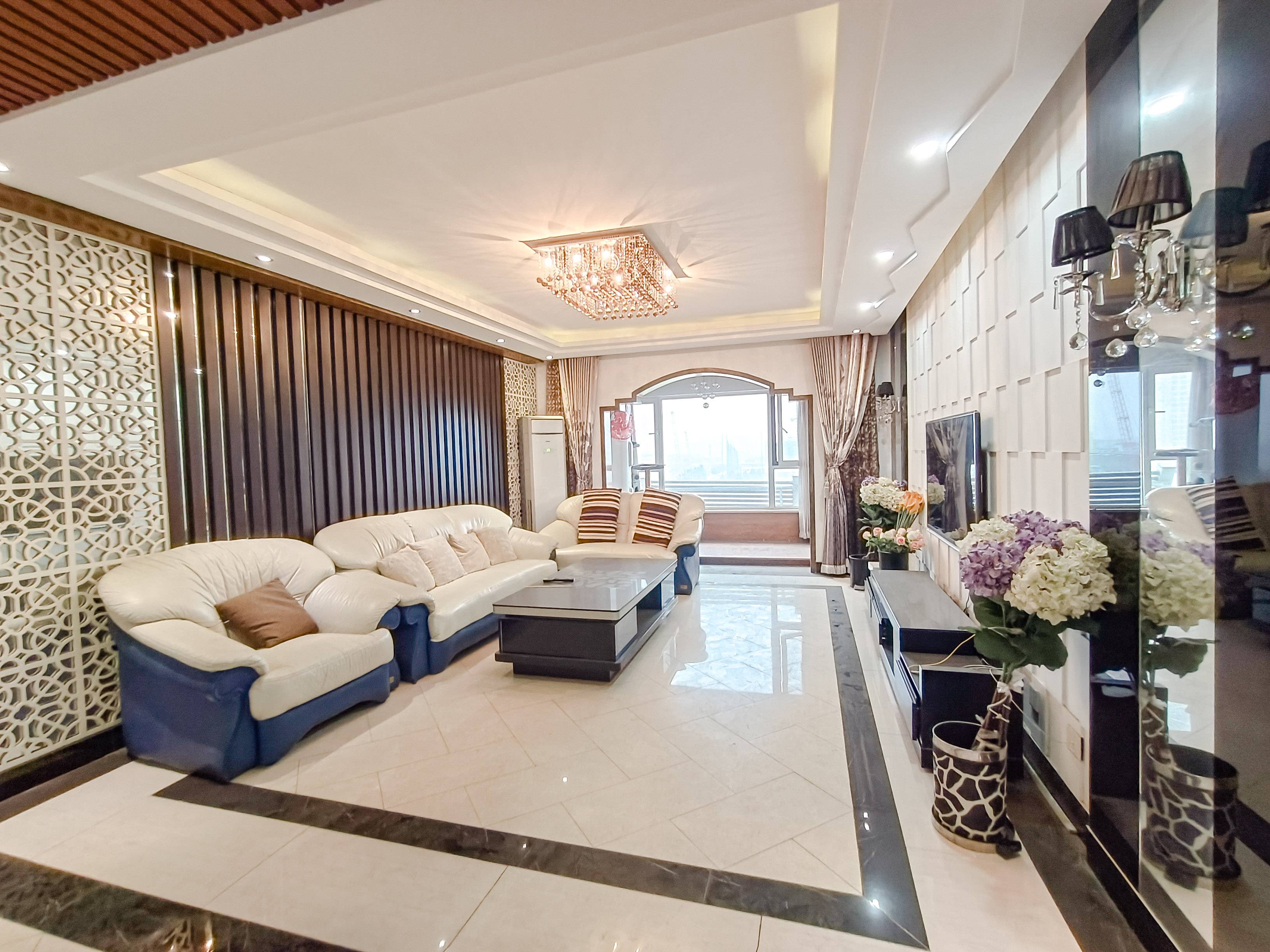 天鸿万象新天四区