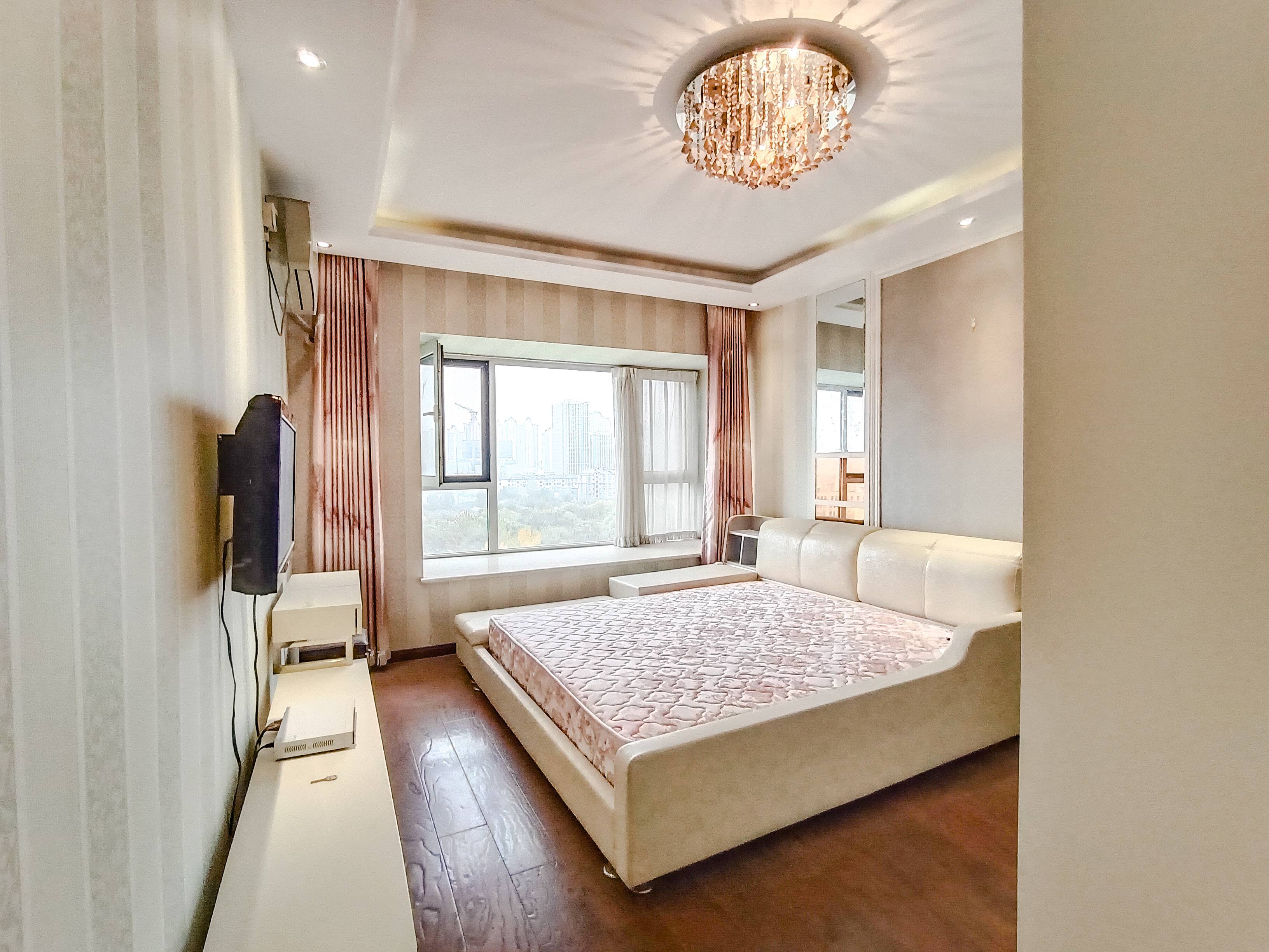 天鸿万象新天四区