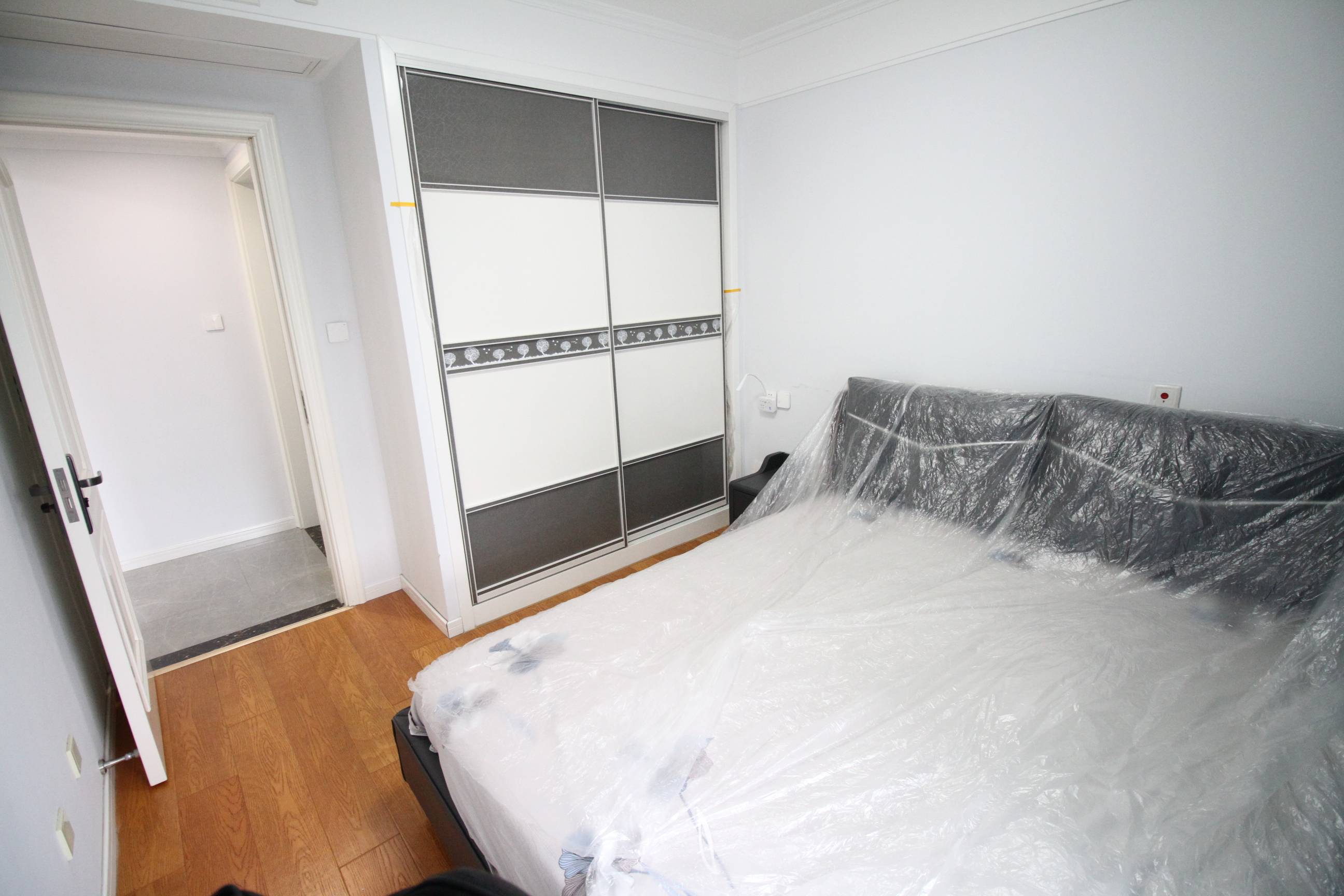 海尔云世界滟澜公馆花园