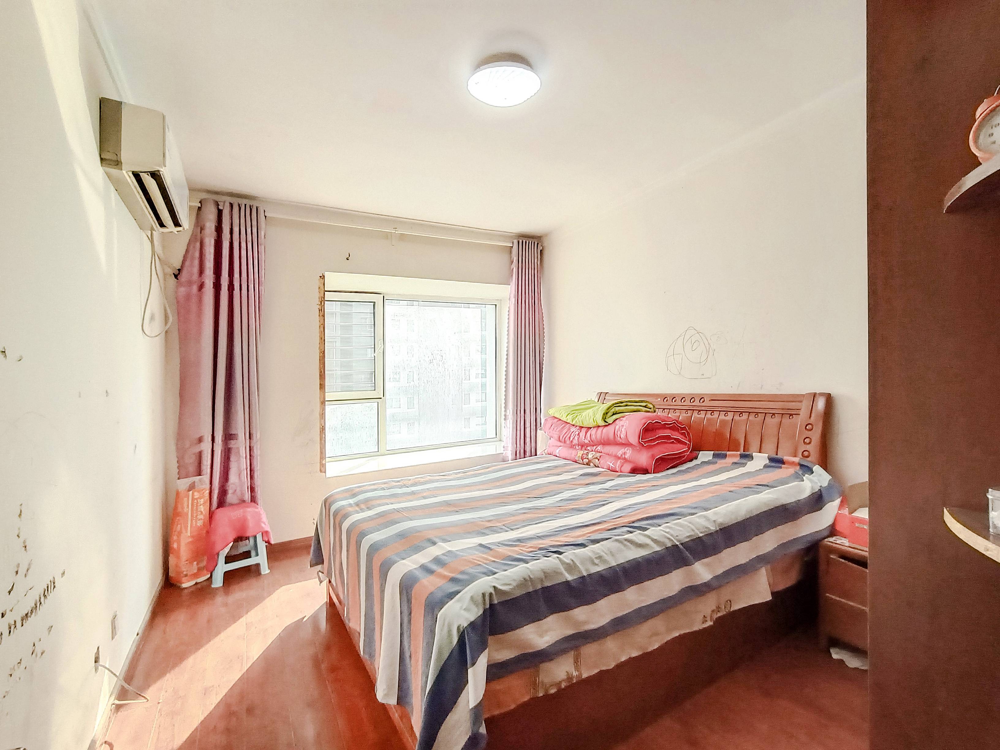 天鸿万象新天四区