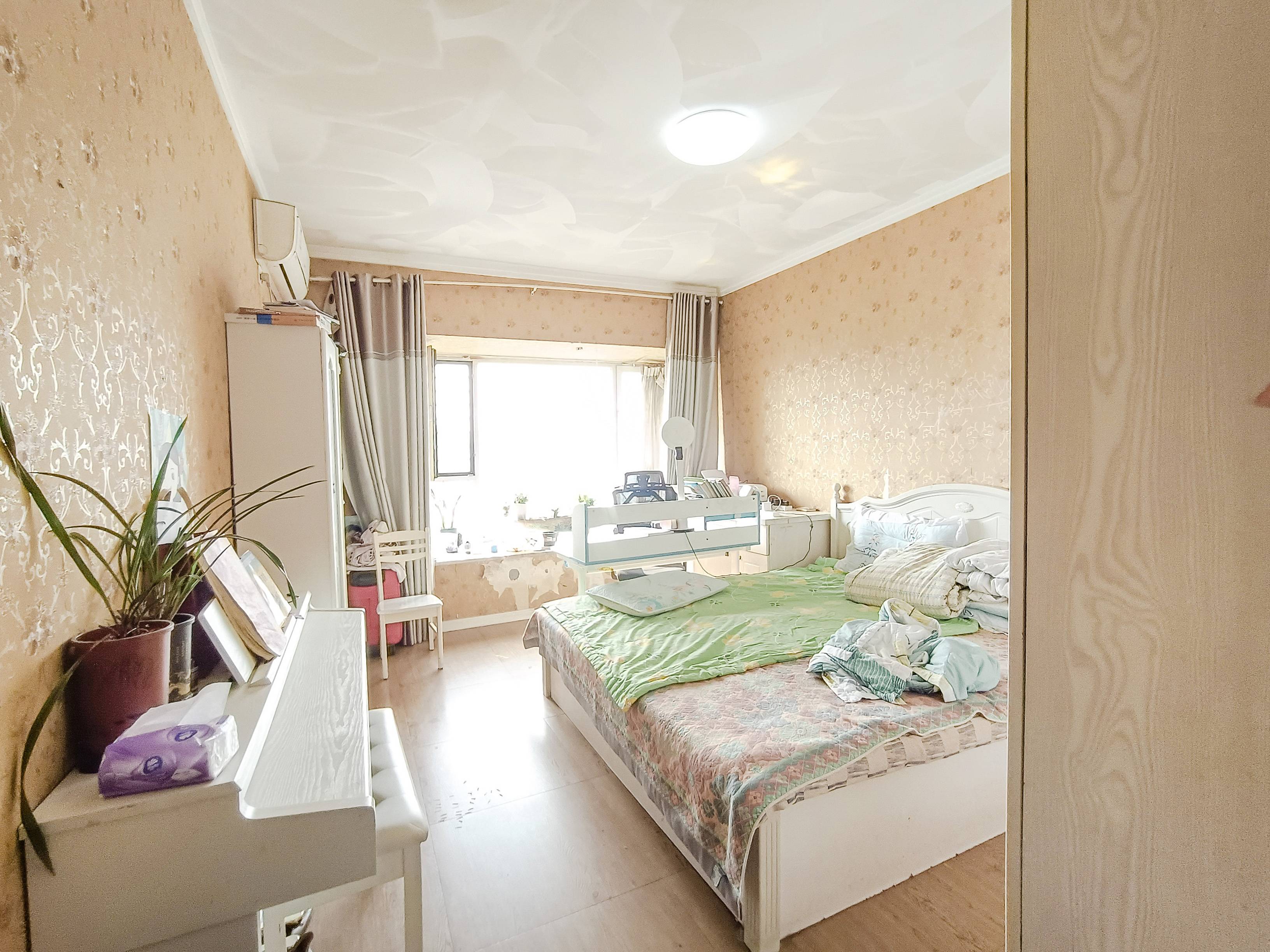 天鸿万象新天四区