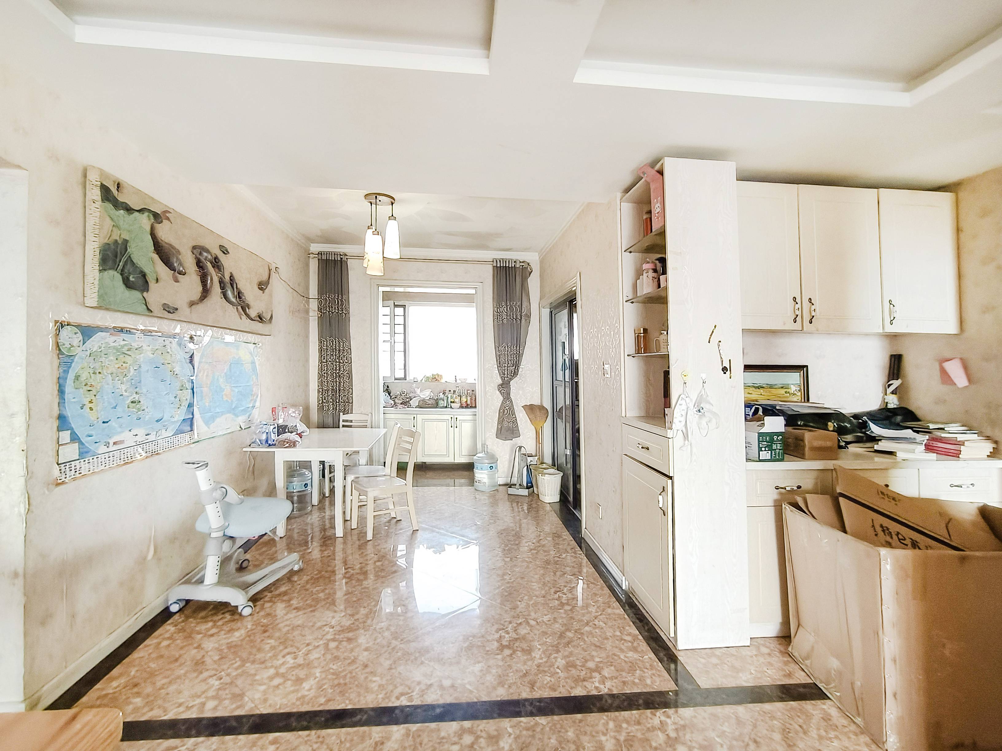 天鸿万象新天四区