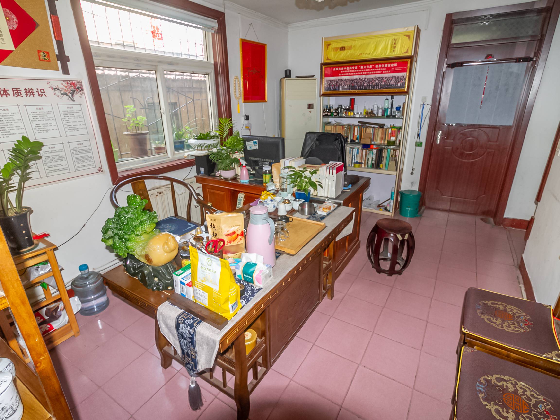  英雄山路87号院,9,2室1厅,90万,清水,无电梯