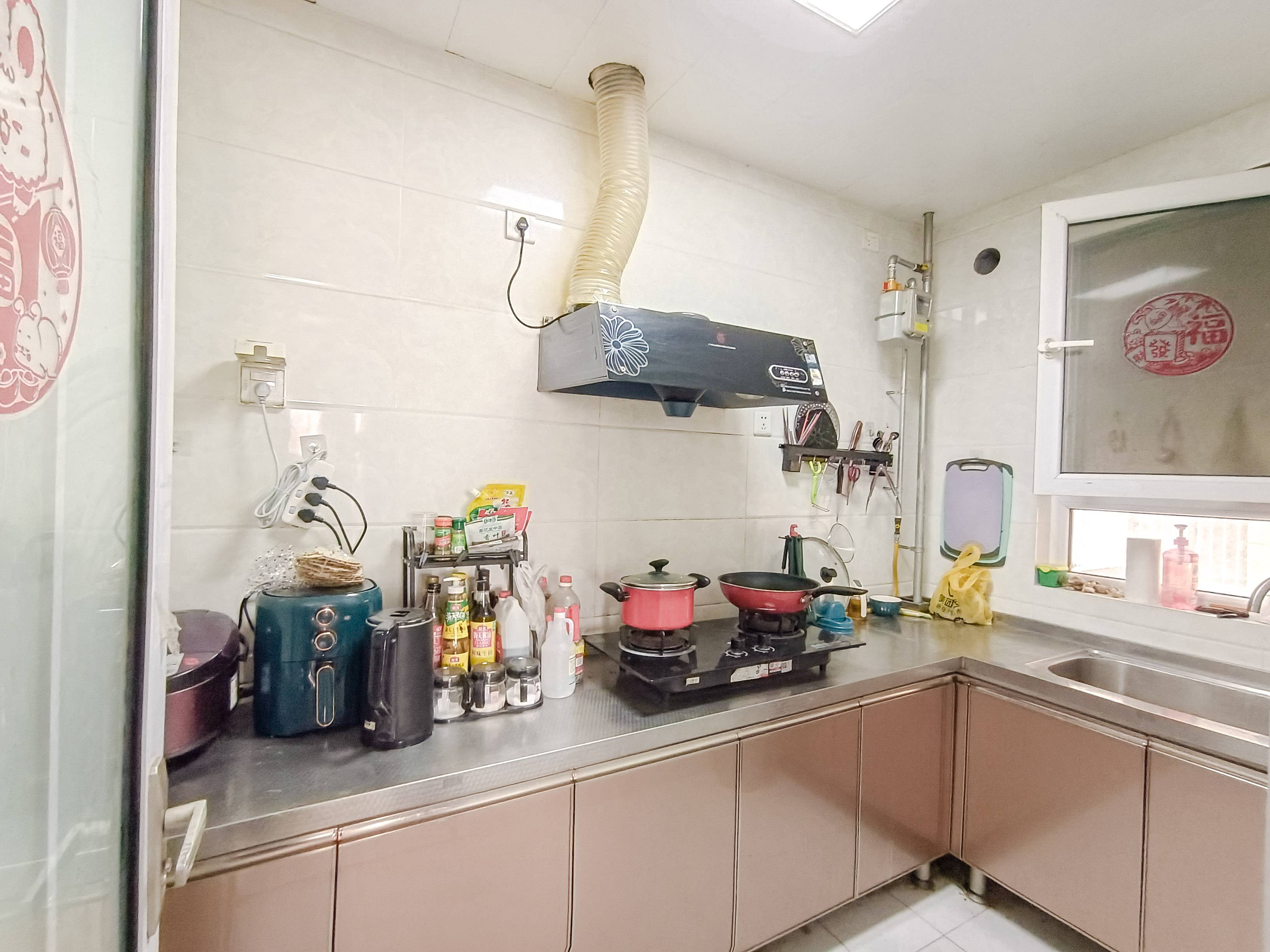 天鸿万象新天万卷府