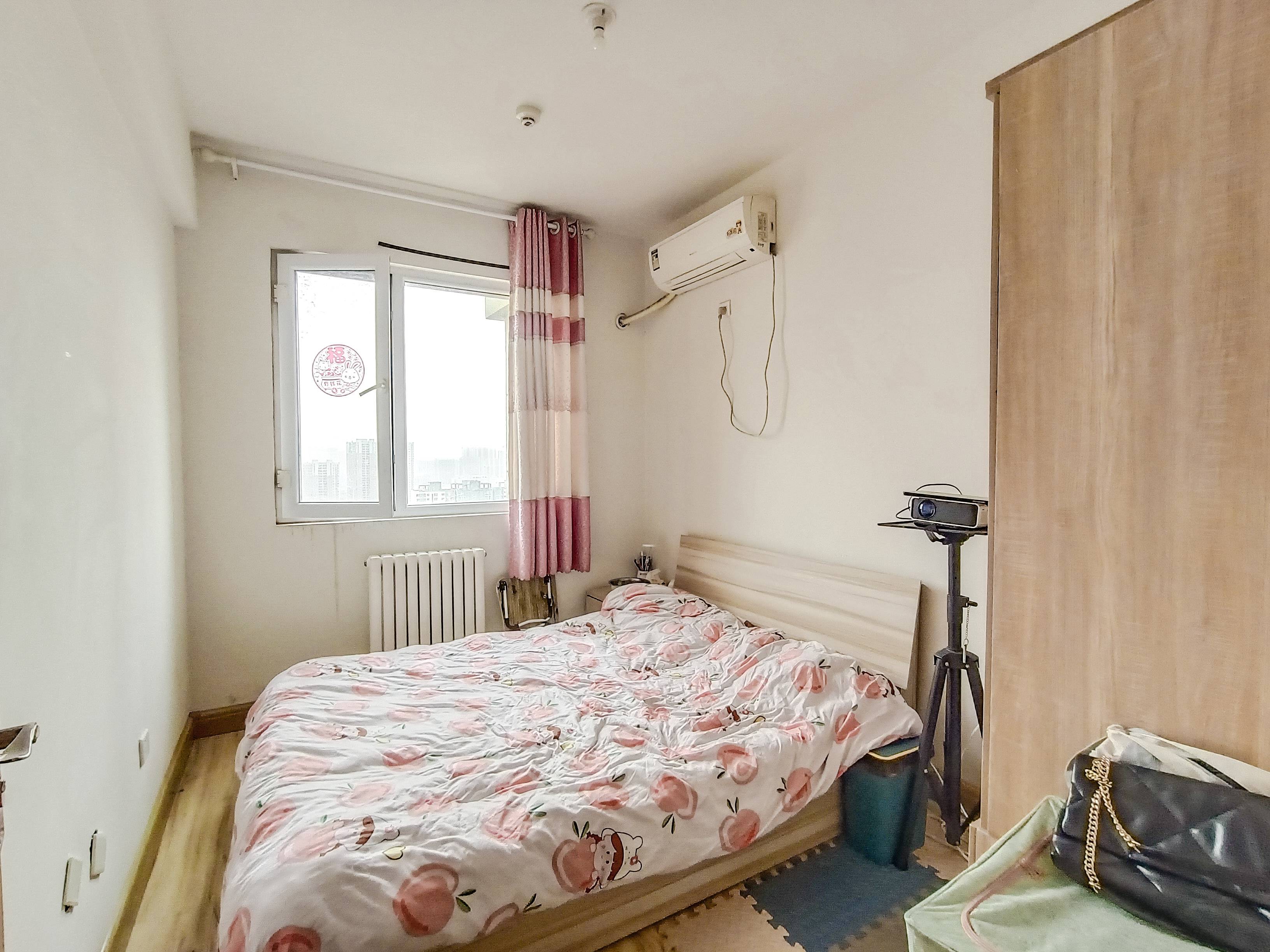 天鸿万象新天万卷府