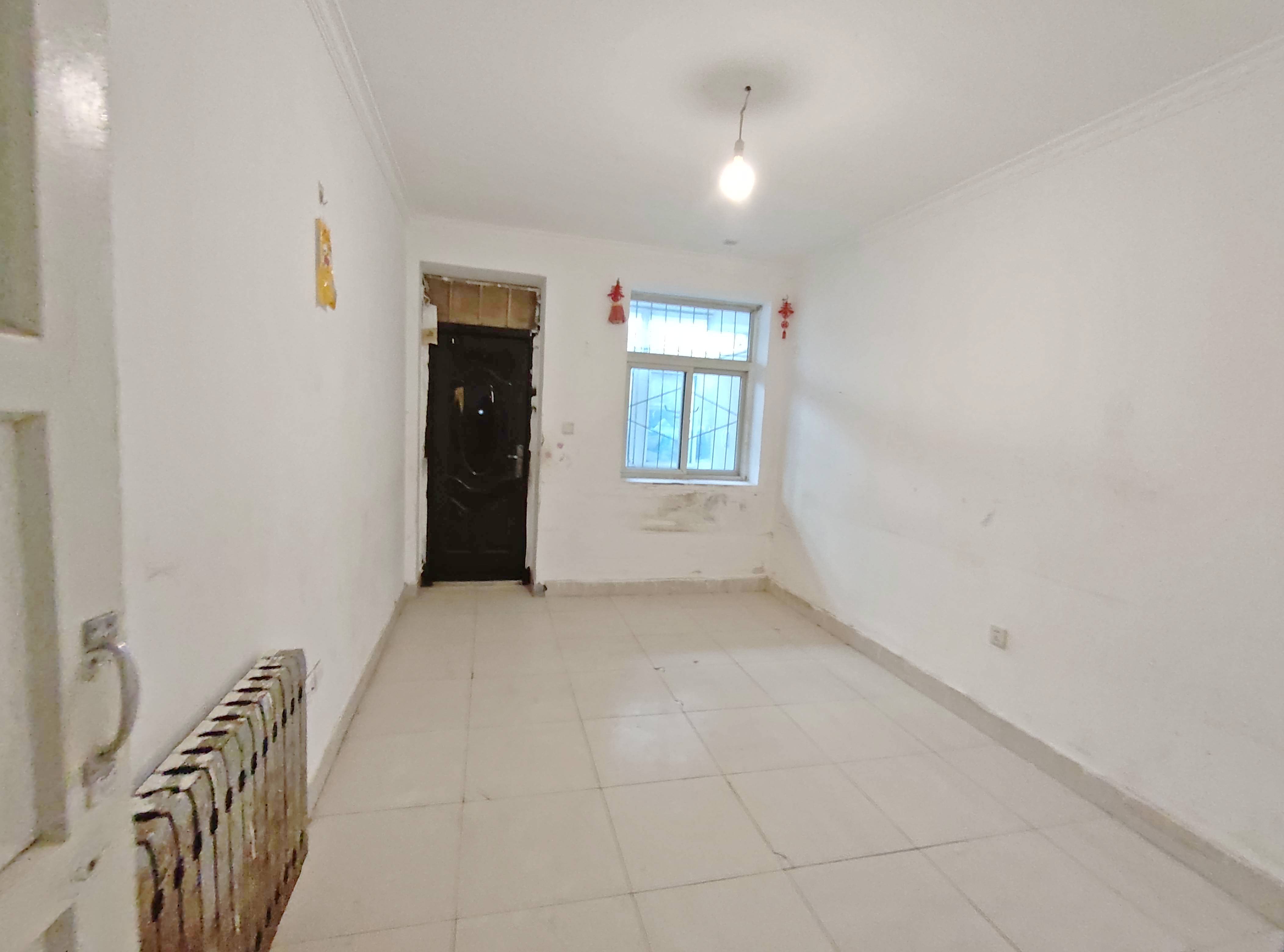 北小辛庄东街112号