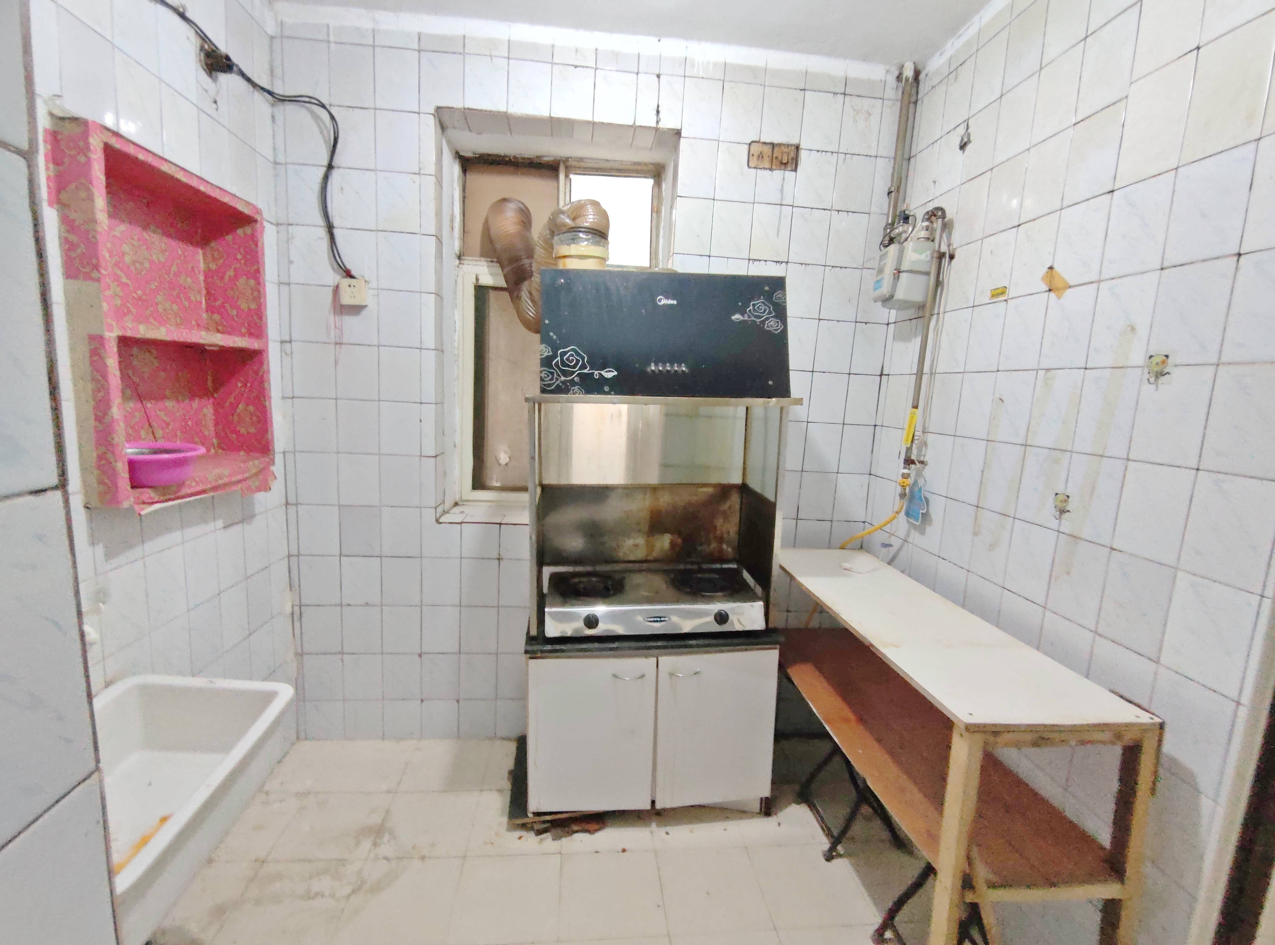 北小辛庄东街112号