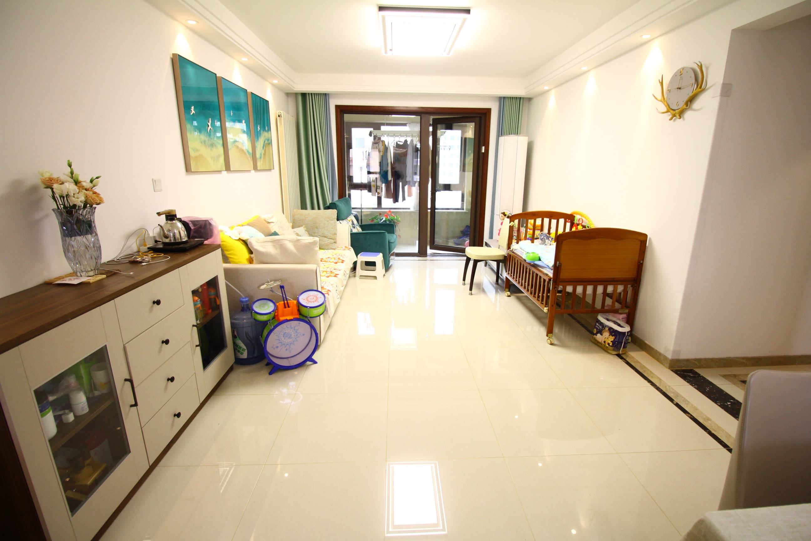 中海珑湾小区,2,3室2厅,260万,满两年,中装,有电梯