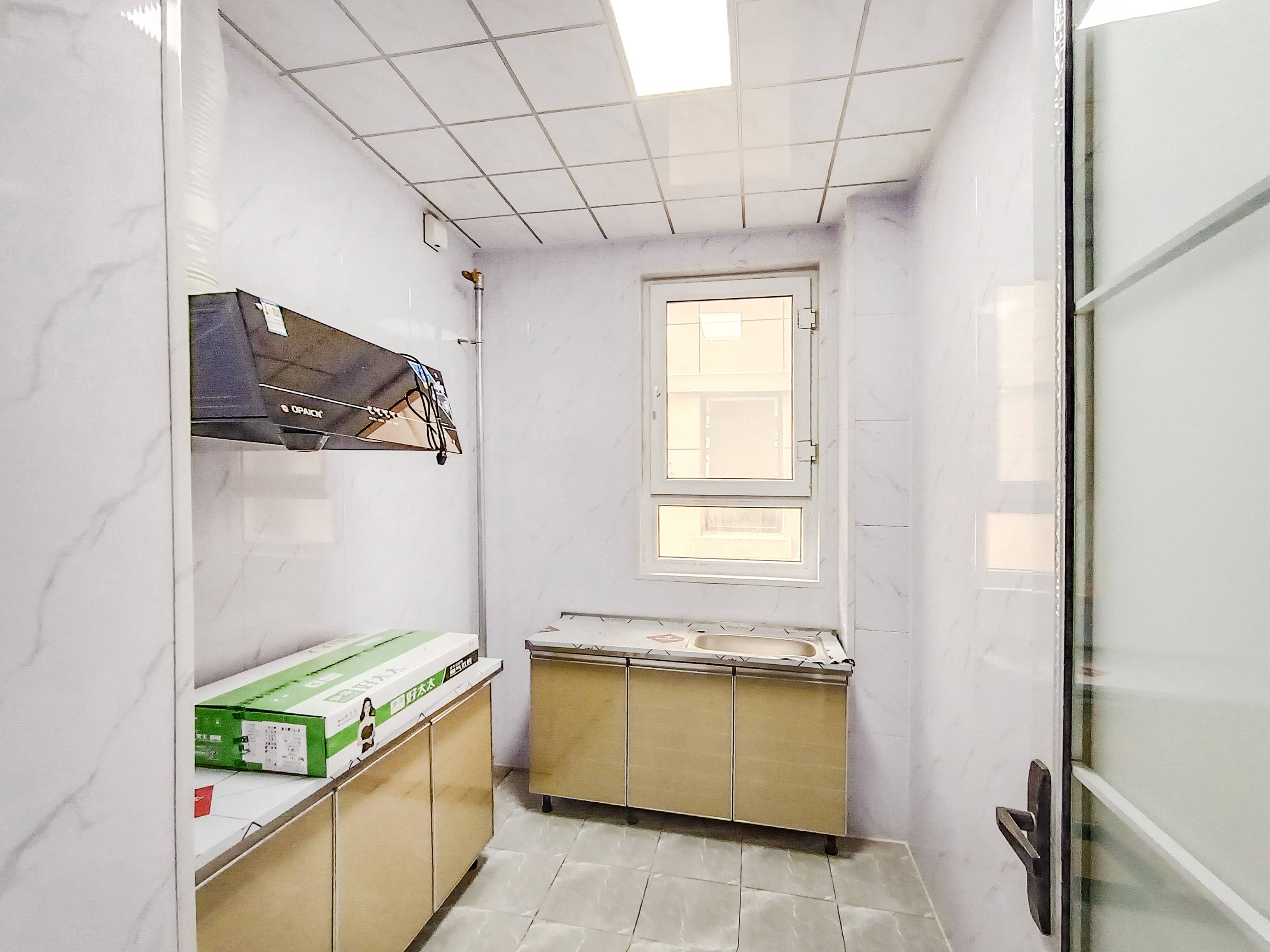 天鸿万象新天万卷府