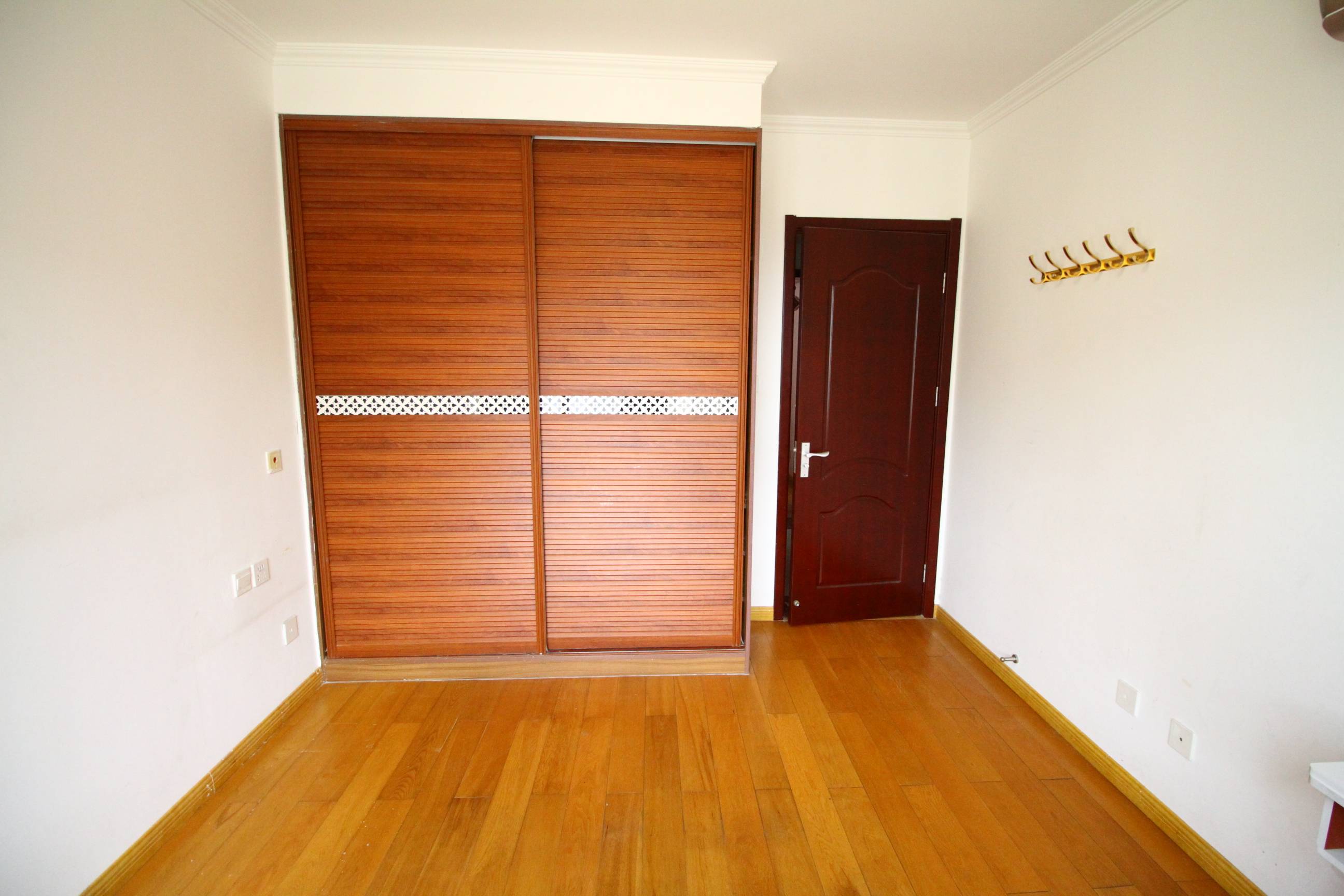 海尔云世界滟澜公馆花园