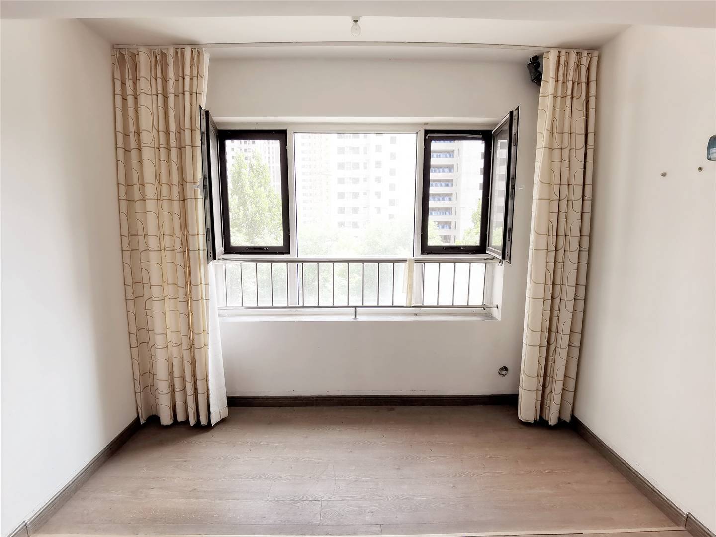 鲁能领秀城东一区(三区)