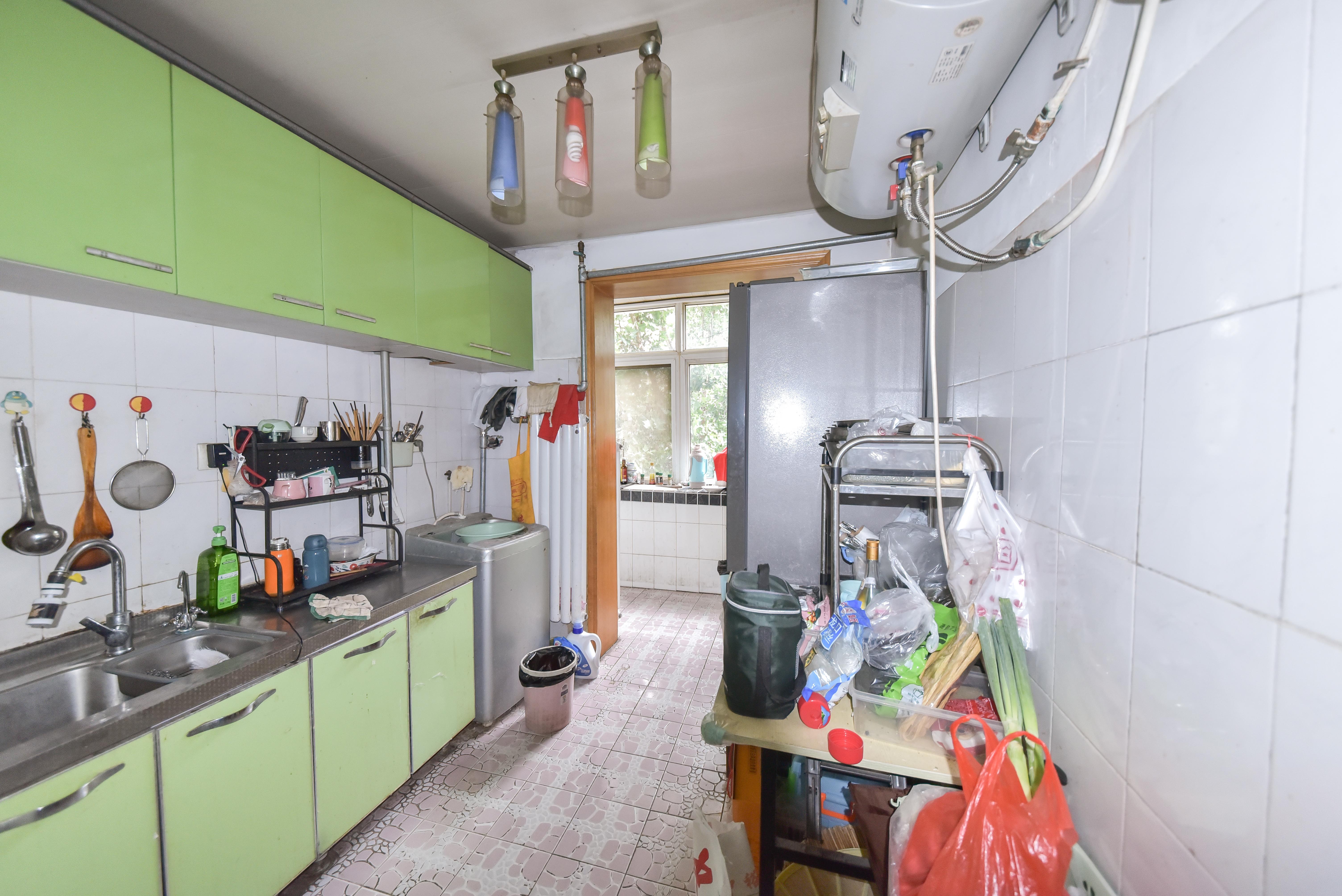 南券门巷小区(趵突泉南路16号)